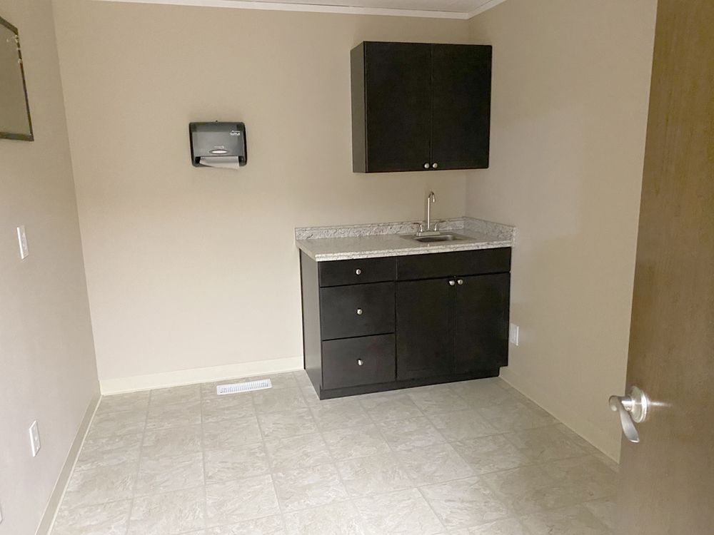 NEWLY REMODELED MEDICAL &/OR OFFICE SPACE: 800 SE 181st Ave, Portland, OR 97233